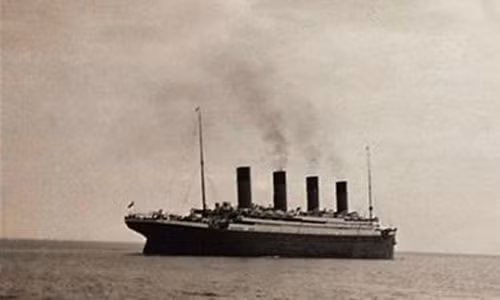 Thuyết âm mưu nổi tiếng khác về tàu Titanic huyền thoại là con tàu xấu số này có thể bị cháy trước khi khởi hành. Nhiều người cho rằng, hỏa hoạn mới thực sự là nguyên nhân chính dẫn tới số phận bi thảm của Titanic.