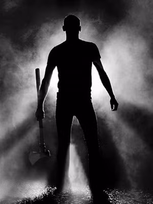 Vào những năm 1918 - 1919, thành phố New Orleans rúng động bởi những tội ác kinh hoàng mà Axeman - biệt danh của tên sát nhân hàng loạt bằng rìu gây ra.