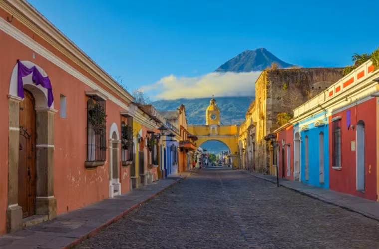 Thành phố Antigua, Guatemala tuyệt đẹp làm say lòng du khách.