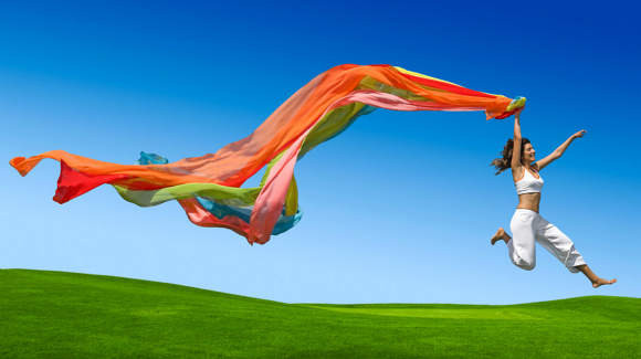 Hạnh phúc chính là ở đây, ngay lúc này. Rất nhiều điều kiện của hạnh phúc luôn có sẵn, đủ để bạn có thể cảm nhận được hạnh phúc ngay hiện tại. Bạn không cần phải tìm kiếm tương lai để có được nhiều hơn.