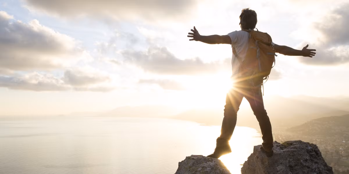 Sự tức giận bắt nguồn từ sự thiếu hiểu biết về chính mình. Tức giận cũng bắt nguồn từ mong muốn, sự tự hào, kích động hay nghi ngờ. Gốc rễ của nó là từ chính bạn, môi trường hay người khác chỉ là thứ yếu.