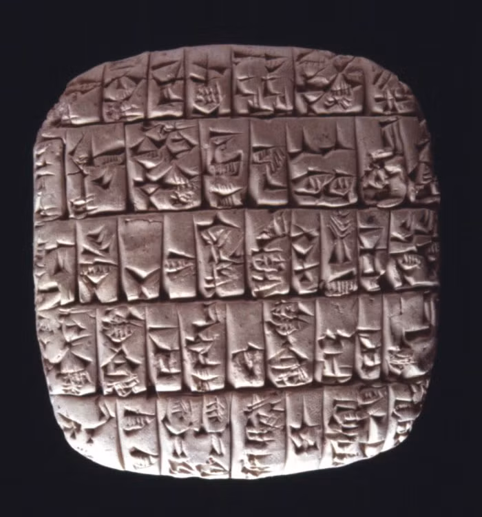 Cụ thể, những tấm tấm đất sét Ebla đề cập đến một số tên, địa danh quan trọng trong Kinh thánh như: Abram, David, Esau, Ishmael, Israel, Micaiah, Michael và Saul.