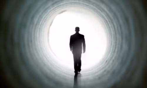 Khi sap chet, nguoi ta nhin thay nhung gi?-Hinh-2