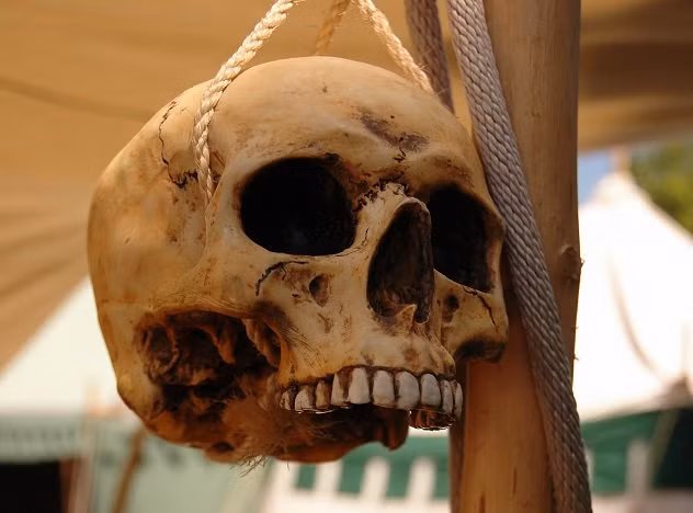 Về sau, anh trai của Grindell là Edward cùng một số người khác có chuyến đi đến đảo Tiburon để tìm hiểu bí ẩn số phận những người thuộc đoàn thám hiểm trước. Khi đến nơi, họ chỉ thấy một số vật dụng của đoàn còn sót lại và nghe được thông tin rằng toàn bộ đoàn thám hiểm trước bị giết hại.