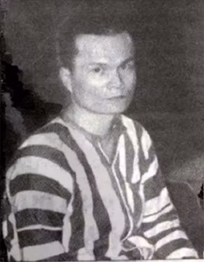 Trong quá trình bị cơ quan chức năng tạm giam điều tra, thầy Hai Tưng vẫn tin hắn đã luyện được thuật tà… “Thiên Linh cái”. Sau nhiều lần xét xử, thầy Hai bị tuyên án tử hình. Ngày thi hành án, y bắn tin ra ngoài sẽ dùng phép độn thổ trước mặt bà con để chứng minh được phép thuật kỳ diệu của “Thiên Linh cái”. Tuy nhiên, thầy Hai Tưng bị xử tử và người dân thực sự được chứng kiến ông ta đền mạng cho hành động reo rắc tội ác kinh hoàng. 