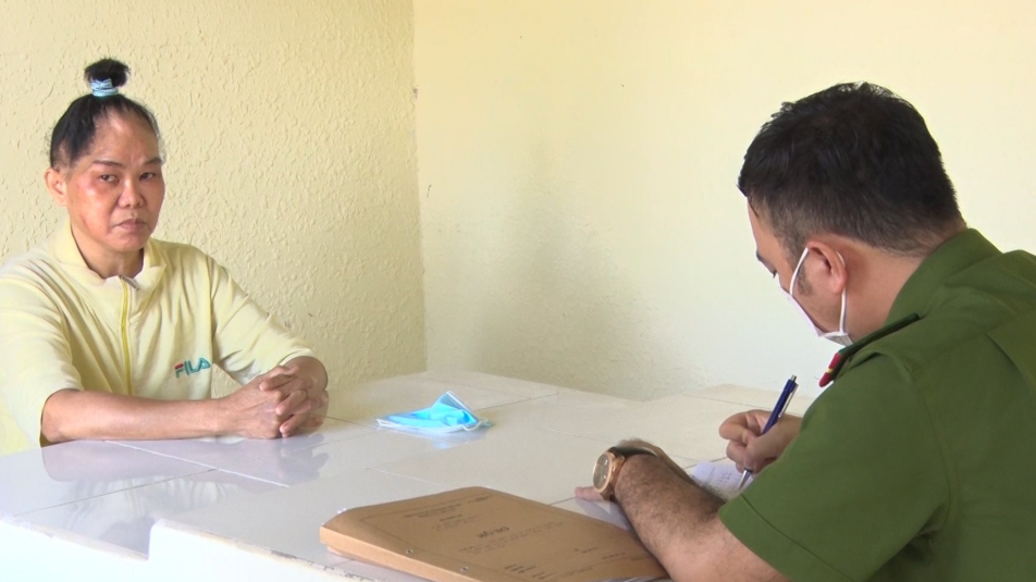 Vo sat hai chong o TP HCM: Diem loat an mang gay rung dong-Hinh-2