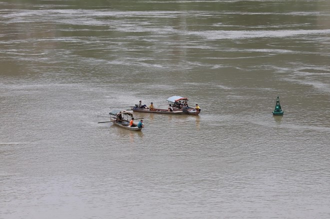 Hoa Binh: Tim thay thi the nam sinh truong chuyen nhay cau tu tu