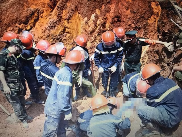  Sập công trình xây dựng chết 4 người ở Phú Thọ: Sáng 1/9 tại Trung tâm Kỹ thuật tổng hợp – Hướng nghiệp tỉnh Phú Thọ (phường Gia Cẩm, TP Việt Trì), 4 công nhân đã gặp nạn khi đang sửa cống móng dưới chân vỉa taluy cao hơn 4m đổ sập vui lấp. Mặc dù được lực lượng chức năng, cả Công an và quân đội, sử dụng máy móc và nhân lực khẩn trương đào bới, cứu hộ và đưa đến bệnh viện cấp cứu, nhưng 4 công nhân này không qua khỏi.