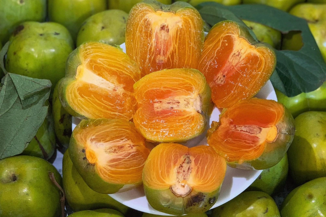 Hong da tre nam nay duoc mua, gia mot qua bang ca bat pho-Hinh-2