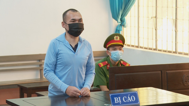  Nhẫn tâm sát hại con gái chỉ vì mâu thuẫn tài sản với vợ: 24/5/2022, TAND tỉnh Đắk Lắk đã mở phiên toà xét xử sơ thẩm vụ án hình sự đối với bị cáo Bùi Văn Sô (43 tuổi, trú tại xã Ea Kao, TP Buôn Ma Thuột) và tuyên phạt Văn Sô 14 năm tù về tội “Giết người”. Trước đó, chỉ vì xuất phát mâu thuẫn trong chuyện tình cảm vợ chồng và phân chia tài sản, Bùi Văn Sô cảm thấy chán nản và nảy sinh ý định giết chết con gái rồi tự tử. Hậu quả khiến nạn nhân bị tỷ lệ thương tật 4%.