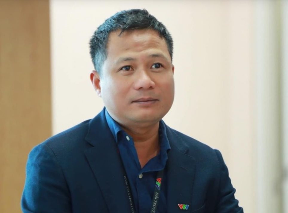 Ông Đỗ Đức Hoàng (SN 1978), từng là sinh viên Khóa 41, Khoa Báo chí Trường Đại học Khoa học Xã hội Nhân văn - Đại học Quốc gia Hà Nội. Nhà báo Đỗ Đức Hoàng đã có hơn 20 năm làm việc tại Đài truyền hình Việt Nam.