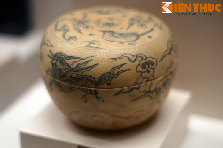 Hộp gốm Chu Đậu có hình kỳ lân. Sau mấy trăm năm mờ nhạt, đến những năm 2000, các lò gốm Chu Đậu đã sôi động trở lại. Ngay sau lô sản phẩm đầu tiên xuất lò vào năm 2003, gốm Chu Đậu đã trở lại thị trường trong nước và được xúc tiến xuất khẩu sang nhiều nước trên thế giới.