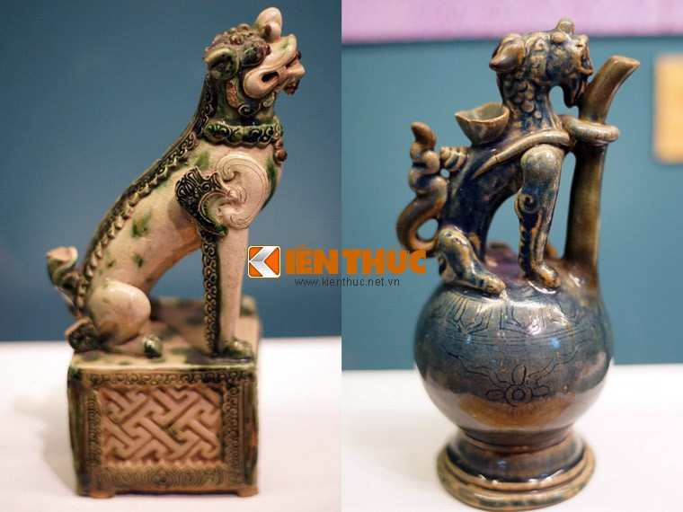 Tượng nghê chầu dùng làm đồ thờ cúng (trái) và bình rót có quai hình nghê dùng để đựng nước, rượu cúng (phải) thời Mạc, thế kỷ 16, Bảo tàng Lịch sử Quốc gia Việt Nam. Trong nhiều thế kỷ, con nghê đã trở thành một hình tượng rất thân quen của người Việt.