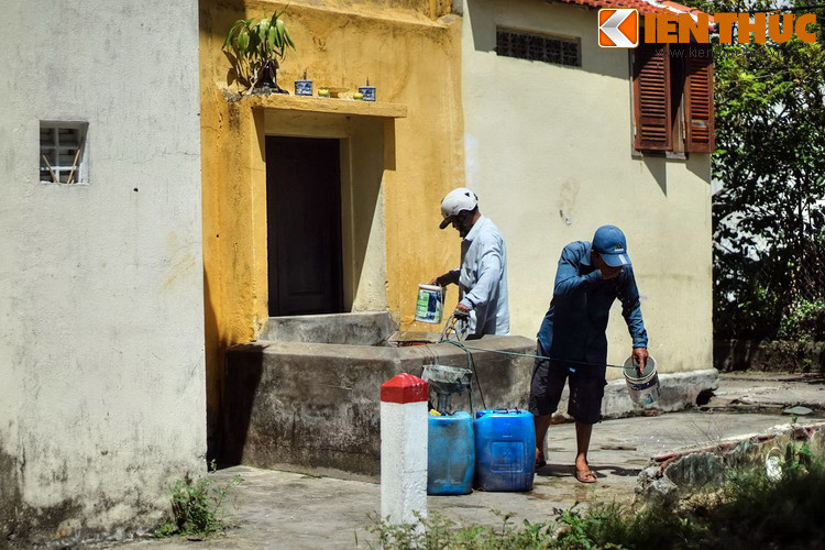 Theo thời gian, các giếng nước Chăm cổ mất dần. Chỉ còn giếng Bá Lễ còn tồn tại đến hôm nay. Có một điều kỳ lạ so với các giếng nước mới, đó là nước giếng Bá Lễ rất trong, sạch, ngọt, có thể uống trực tiếp không qua xử lý và được cọi là một “đặc sản” của địa phương.