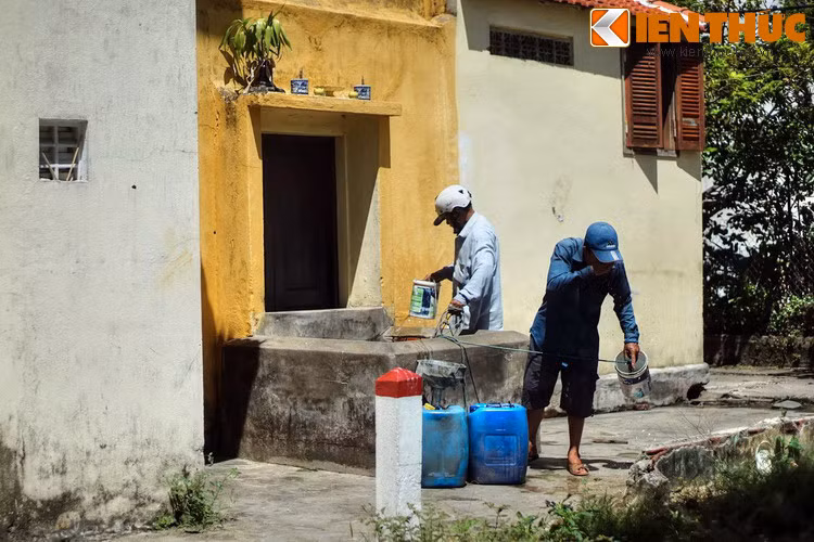 Theo thời gian, các giếng nước Chăm cổ mất dần. Chỉ còn giếng Bá Lễ còn tồn tại đến hôm nay. Có một điều kỳ lạ so với các giếng nước mới, đó là nước giếng Bá Lễ rất trong, sạch, ngọt, có thể uống trực tiếp không qua xử lý và được cọi là một “đặc sản” của địa phương.