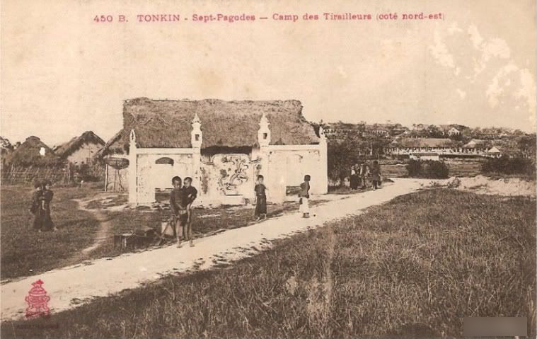 Trẻ em trên đường làng ở Phả Lại. Từ năm 2010, thị xã Chí Linh được thành lập, thị trấn Phả Lại trở thành một phường thuộc thị xã này.