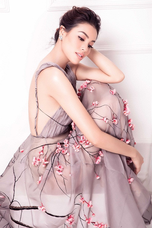 Phạm Hương cho biết dù mới đây cô đầu quân về công ty Renew Artists, tuy nhiên vì việc điều trị bệnh đòi hỏi thời gian nghỉ ngơi nên cô vẫn chưa có nhiều hoạt động với vai trò mới.