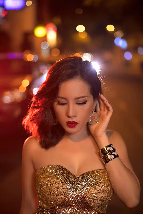 Loạt ảnh này cũng nằm trong cuốn sách "Đàn bà phố thị" sắp ra mắt của Thu Hoài.