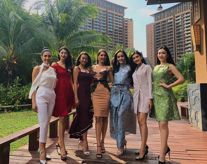 Dàn thí sinh hào hứng tham gia hoạt động ghi hình đầu tiên của chương trình.