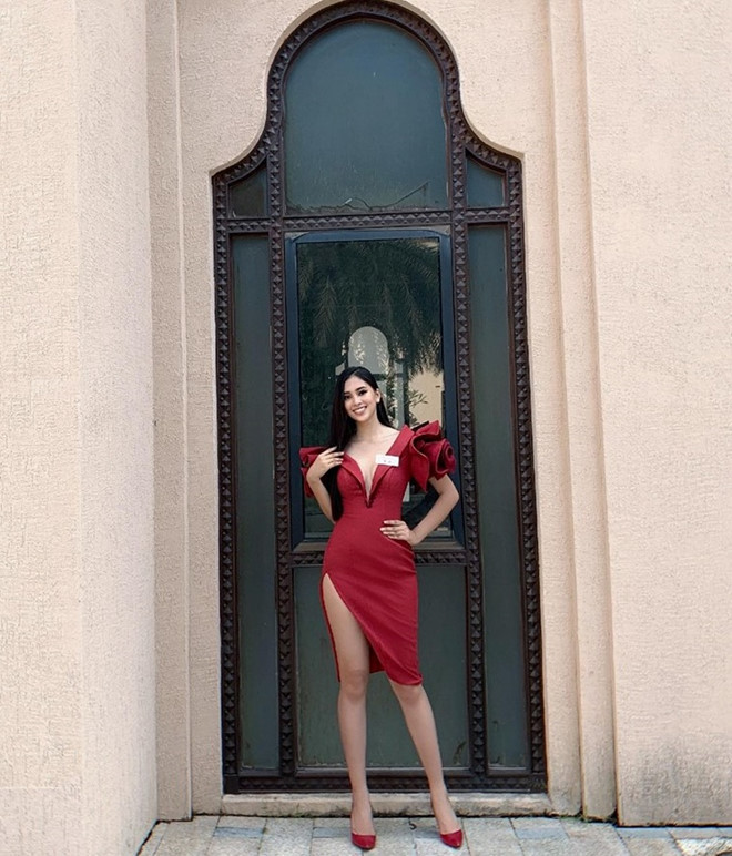 Người đẹp mang theo 8 kiện hành lý nặng 150 kg để chuẩn bị cho hành trình Miss World kéo dài một tháng.