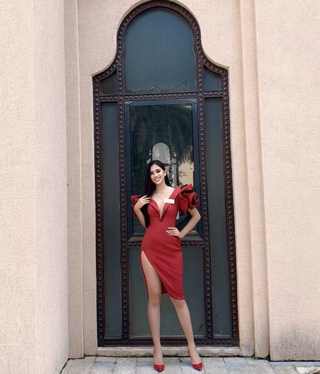 Người đẹp mang theo 8 kiện hành lý nặng 150 kg để chuẩn bị cho hành trình Miss World kéo dài một tháng.