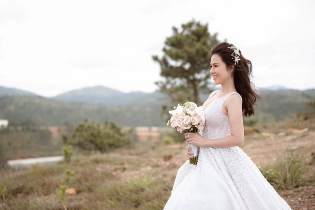 Dù bộ ảnh được chụp từ cách đây 4, 5 tháng nhưng hiện tại khi xem lại, cả hai vợ chồng đều vẫn còn nguyên cảm xúc.