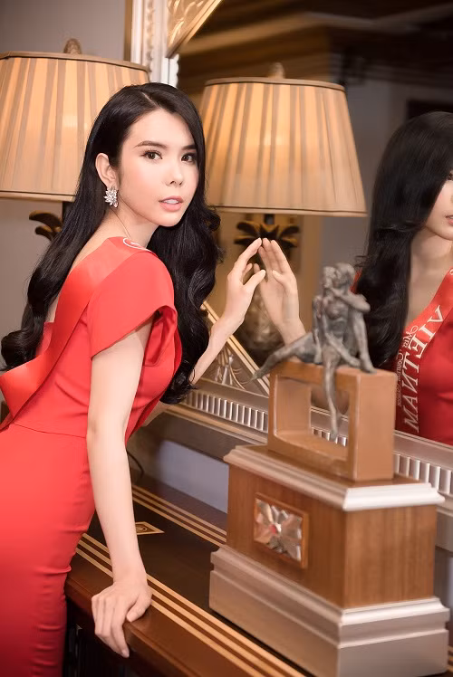 Chia sẻ cảm xúc khi đặt chân đến Philippines, Huỳnh Vy tiết lộ cô rất hào hứng và cảm thấy vô cùng thú vị khi được gặp gỡ với người đẹp các nước.