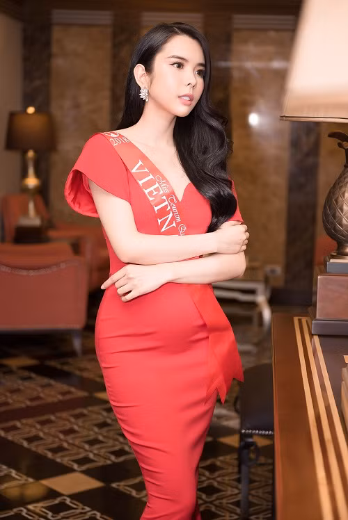 “Việc ăn uống có phần hơi bỡ ngỡ do thức ăn tại Philippines khiến Huỳnh Vy chưa kịp làm quen, nhưng hiện tại có thể nói Vy đã sẵn sàng và đầy đủ năng lượng để tham gia mọi hoạt động của cuộc thi. Vy sẽ “chiến đấu” bằng tất cả khả năng của mình”, Á khôi Huỳnh Vy chia sẻ.