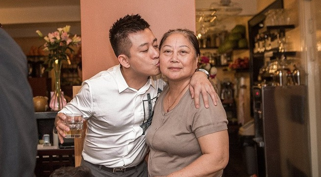 Me ca si Tuan Hung: Se ban nha de ho tro con