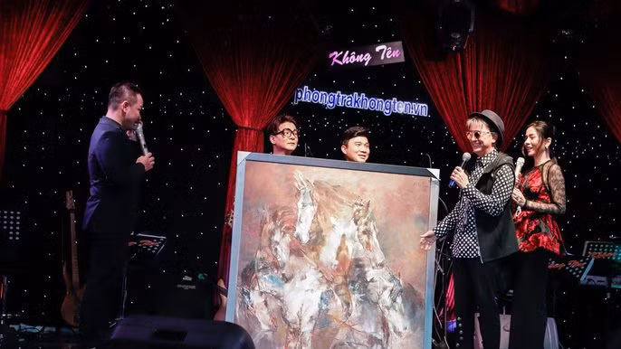 Bi chi trich vi ky ten len tranh, Dam Vinh Hung dap tra soc