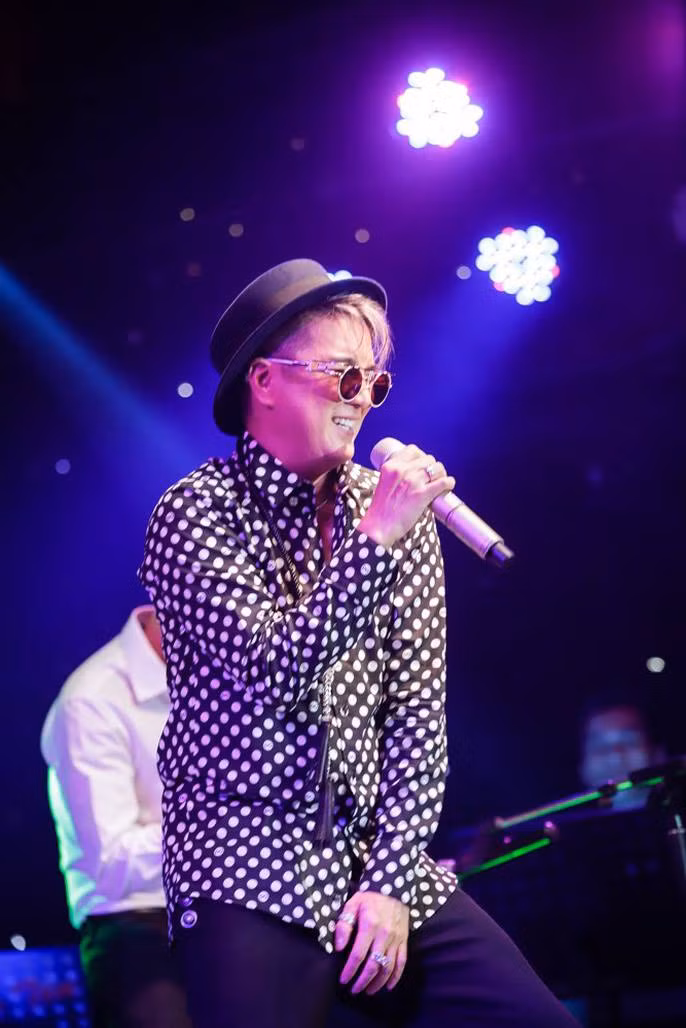 Bi chi trich vi ky ten len tranh, Dam Vinh Hung dap tra soc-Hinh-3