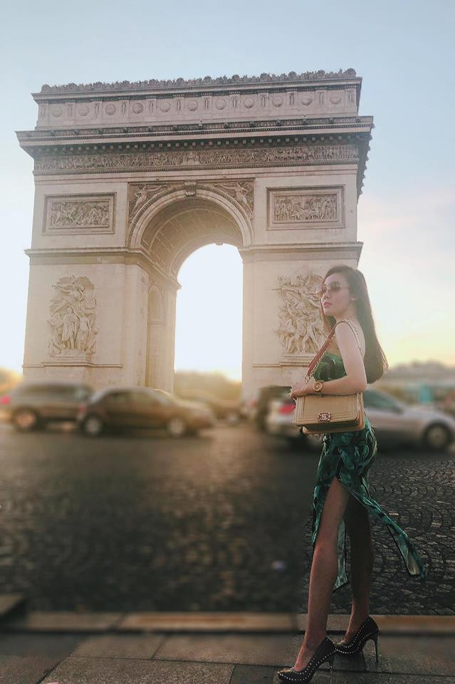 Với vẻ đẹp xinh đẹp cùng cuộc sống đáng mơ ước, Hà My trở thành hình mẫu lý tưởng với đấng mày râu.