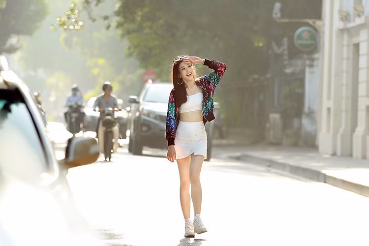 Trước đó, trong clip giới thiệu về bản thân Á hậu Bùi Phương Nga gây ấn tượng với khả năng tiếng Anh trôi chảy.