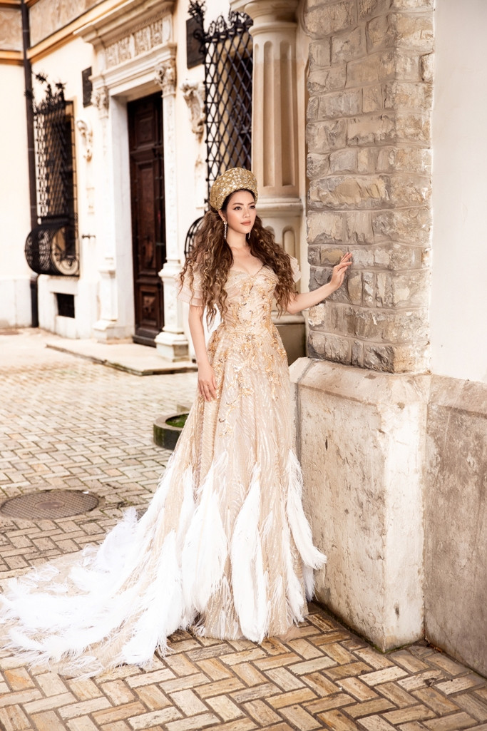 Lý Nhã Kỹ luôn biết đầu tư vào hình ảnh để mỗi lần xuất hiện đều đặc biệt và mới mẻ.