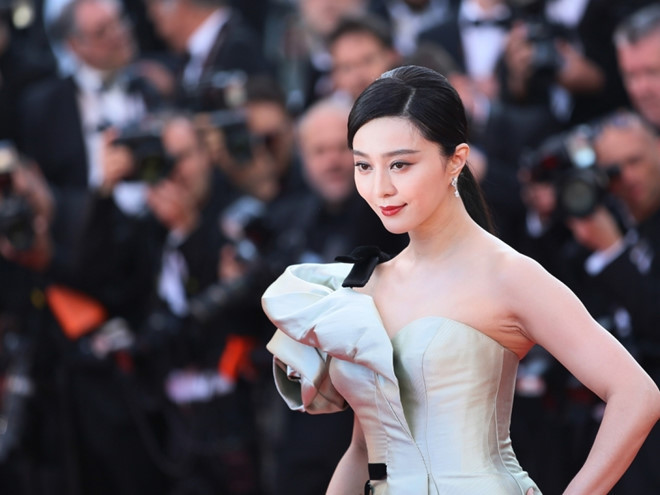 Dien anh TQ dinh tre vi scandal tron thue cua Pham Bang Bang-Hinh-2