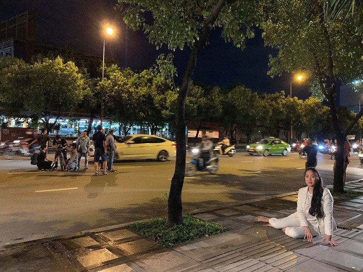 Có thể nói, diễn viên Lê Phương đã sống trọn vẹn với vai diễn đầy vất vả, khó khăn của mình một cách nghiêm túc nhất.