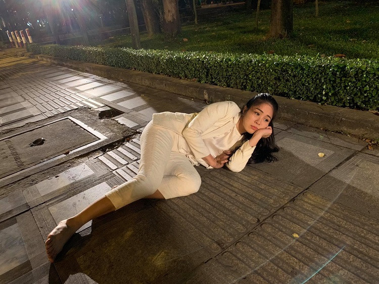 Đây là vai diễn chiếm khá nhiều thời gian của Lê Phương và là một trong hai dự án lớn nhất của cô trong hơn 2 năm qua, bên cạnh vở diễn “Tiên Nga”.