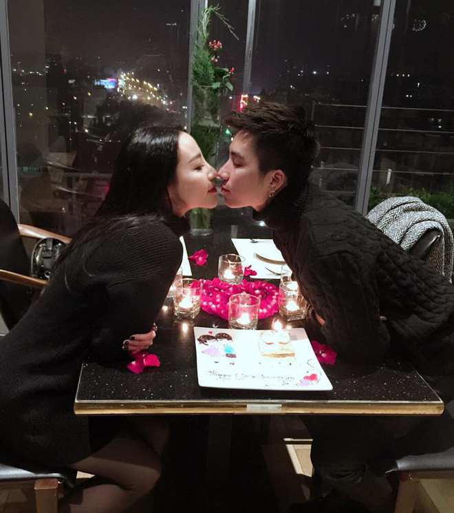 Mạnh Quân kết hôn đầu năm 2017. Bà xã của anh tên Kim Lê, năm nay 23 tuổi. Cặp đôi khá kín tiếng trong chuyện đời tư nên phải tới khi tổ chức hôn lễ, khán giả mới biết mặt bà xã của Mạnh Quân.