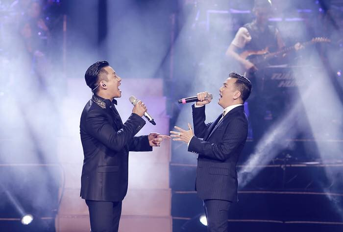 Dam Vinh Hung dong vien Tuan Hung giua on ao bi huy show-Hinh-3