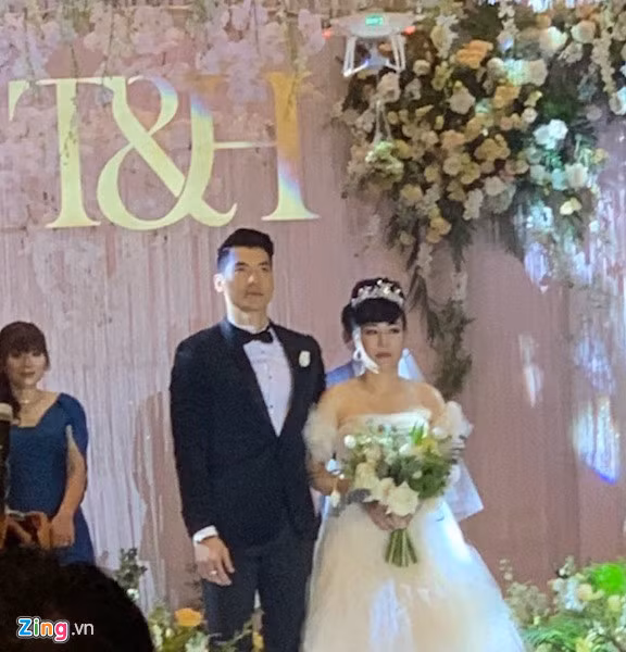 Dam cuoi an ninh that chat cua Truong Nam Thanh va ban gai