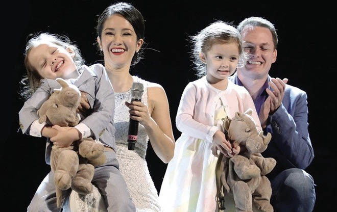 Nghi van Hong Nhung bi nguoi phu nu Myanmar giat chong nen ly hon