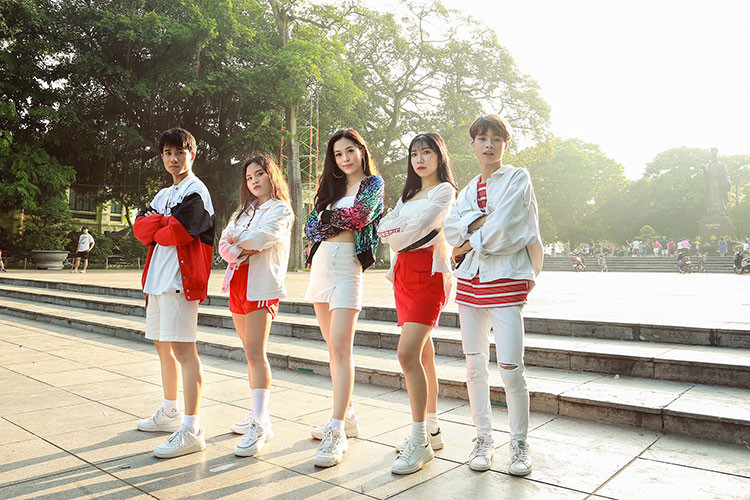 Ngay sau khi đoạt danh hiệu Á hậu 1 Hoa hậu Việt Nam 2018, Phương Nga lập tức chuẩn bị lên đường chinh chiến Miss Grand International 2018.