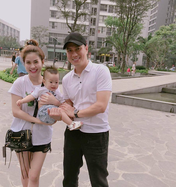 Vo chong Viet Anh cung “bat” che do doc than, lieu co song ngam?-Hinh-4