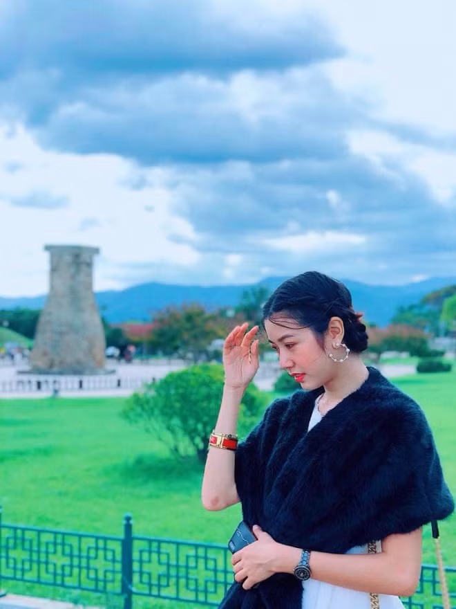 Thuy Van tung tay du lich trong ngay tinh cu cuoi Lan Khue-Hinh-4