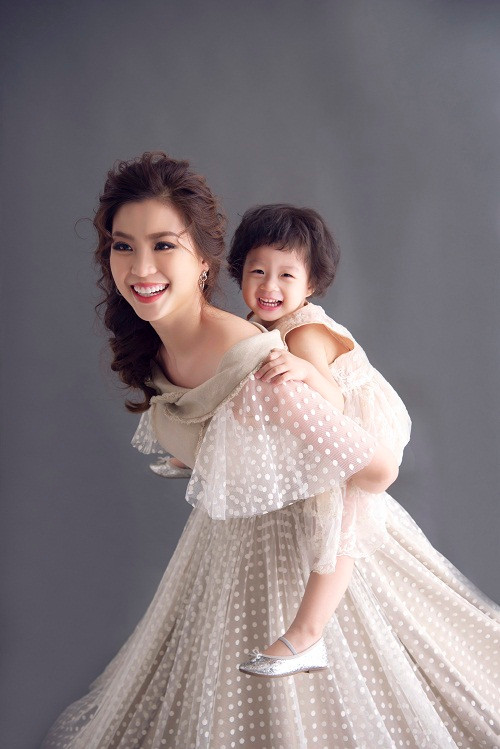 Hiện Diễm Trang đang có chuyến du lịch sang Ba Lan – nơi chồng Diễm Trang đang làm việc.