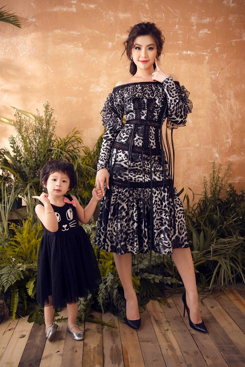 Được biết Diễm Trang và chồng đã có mối tình 2 năm trước khi tiến tới hôn nhân. Diễm Trang nhận lời cầu hôn từ chồng chỉ trước 2 ngày diễn ra đêm chung kết Hoa hậu Việt Nam 2014.