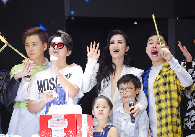 Dong Nhi nhan gui gi Noo Phuoc Thinh giua lum xum kien tung?-Hinh-6