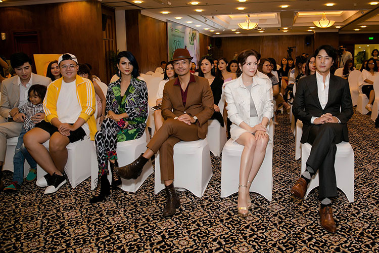 Với "Thiên đường", Lý Nhã Kỳ cũng chia sẻ cô chỉ đảm nhận vai trò diễn xuất chứ không đầu tư cho phim, bởi làm cả hai vai trò cùng lúc sẽ không hiệu quả.