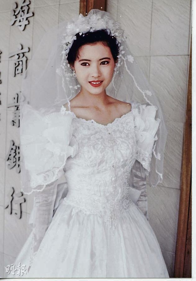 Tài năng, xinh đẹp là thế nhưng cuộc đời Lam Khiết Anh đầy bi kịch. Năm 1986, cô gặp cú sốc đầu tiên khi bạn trai bất ngờ tự tử.