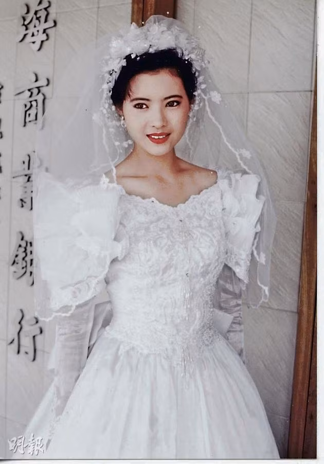 Tài năng, xinh đẹp là thế nhưng cuộc đời Lam Khiết Anh đầy bi kịch. Năm 1986, cô gặp cú sốc đầu tiên khi bạn trai bất ngờ tự tử.